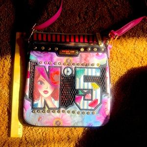 Nicole Lee messenger type bag